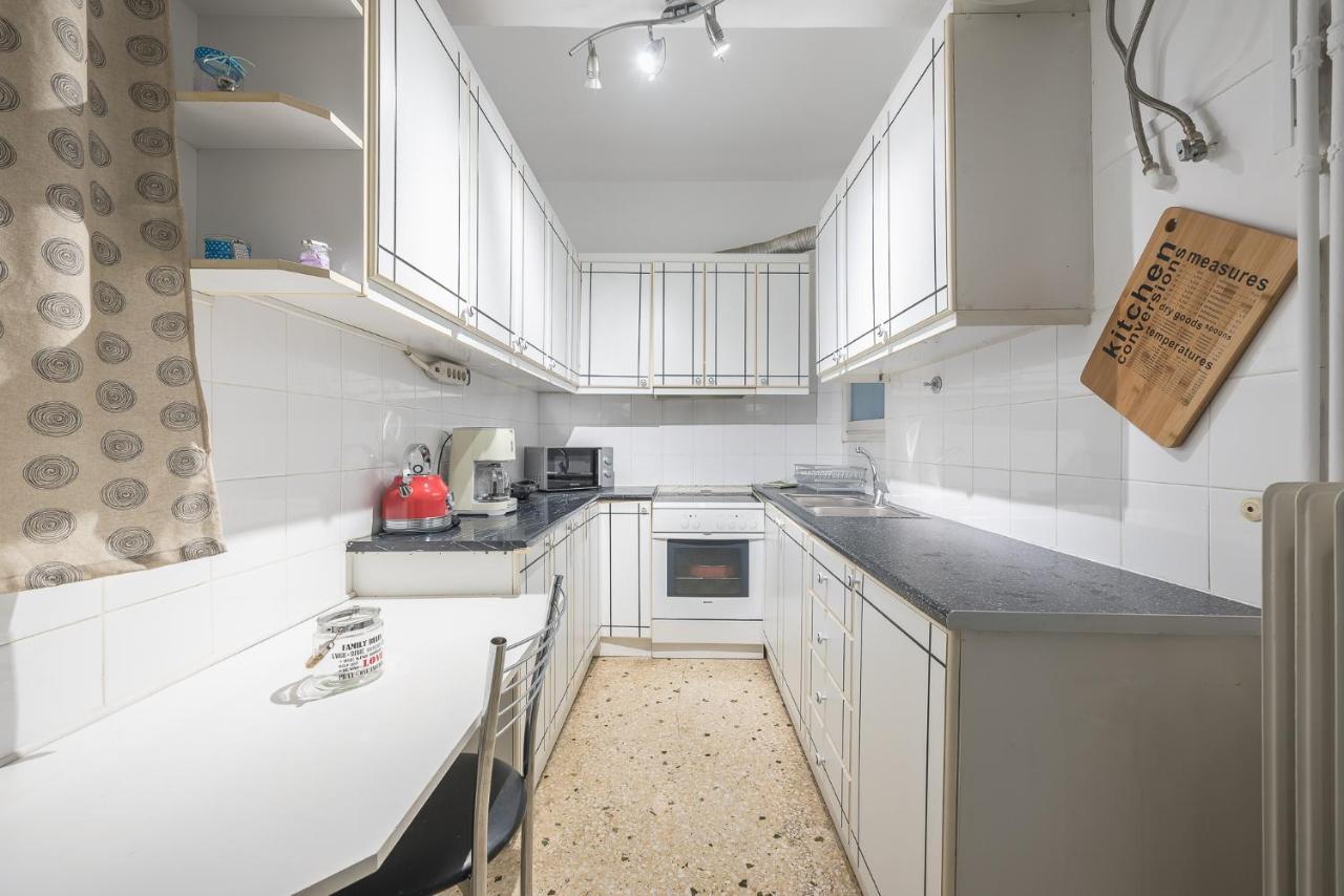 Boutique Acropolis Apartment By Cloudkeys - Just 5 Minutes Walk To Acropolis Museum Athena Bagian luar foto
